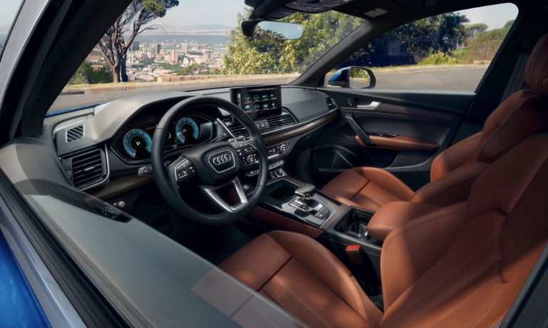 2023 Audi Q5 interior front