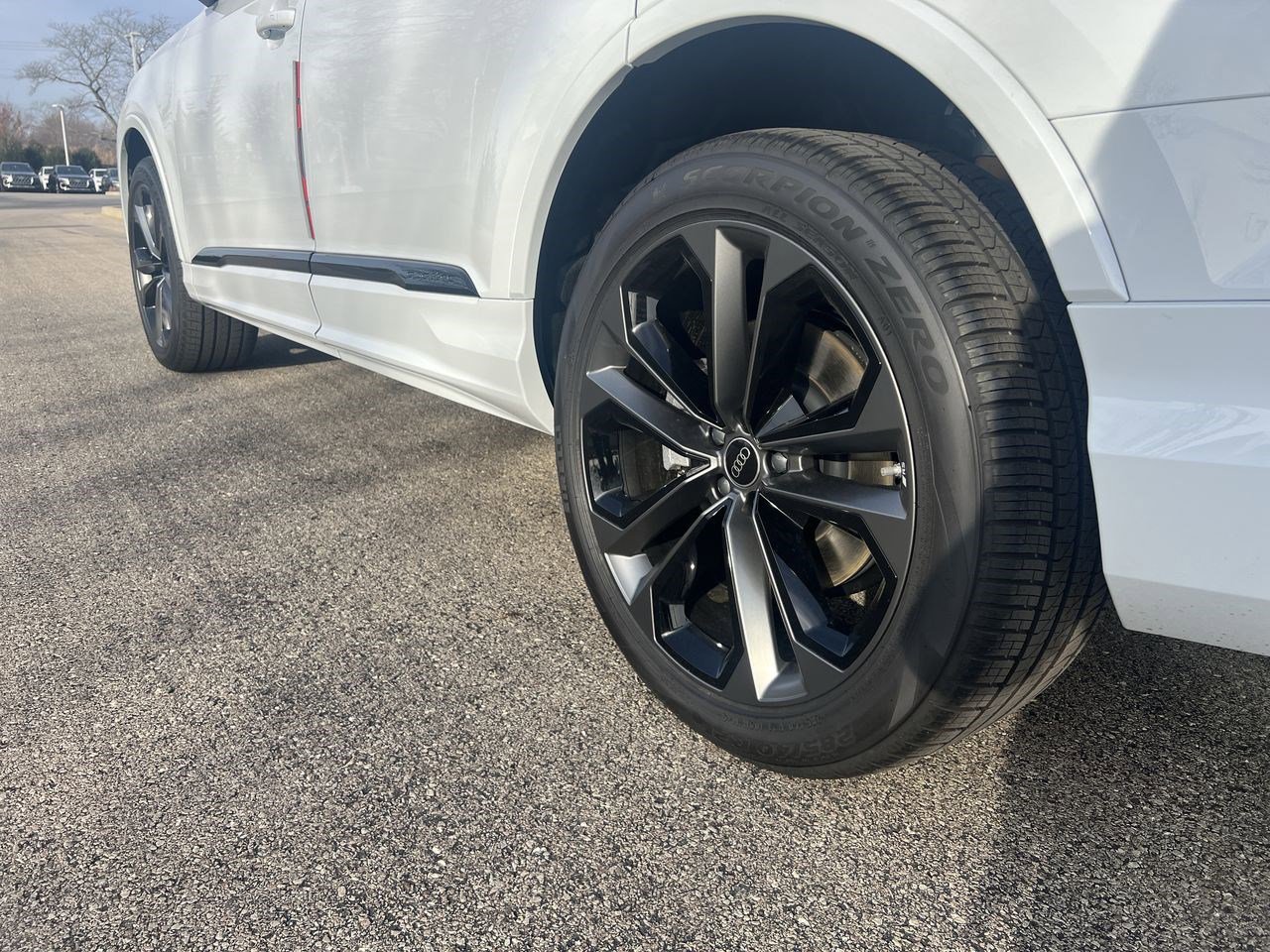 2025 Audi Q7 55 Premium Plus photo 3