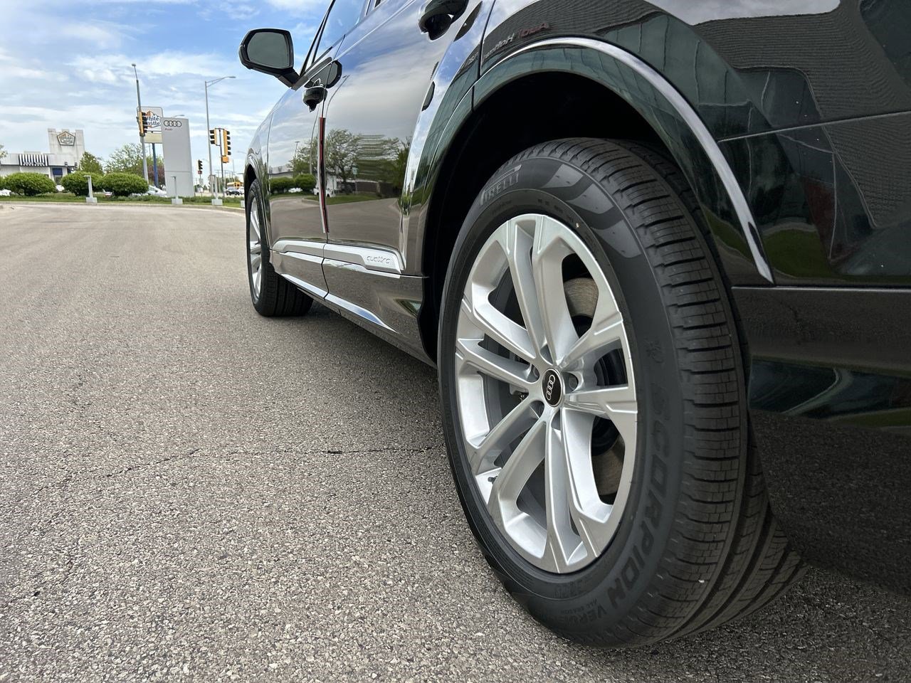 2025 Audi Q7 55 Prestige photo 3