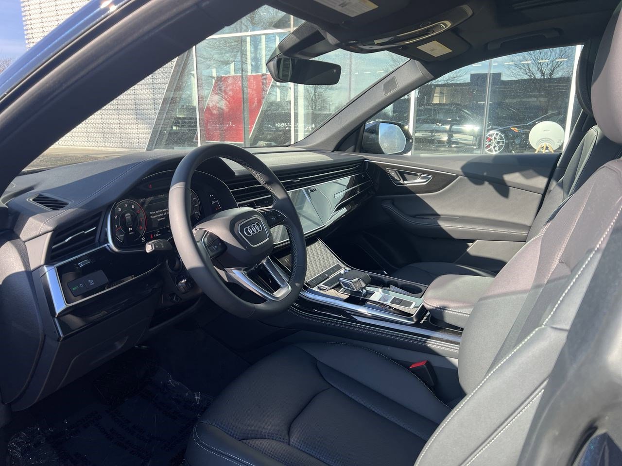2025 Audi Q8 55 Premium Plus photo 2