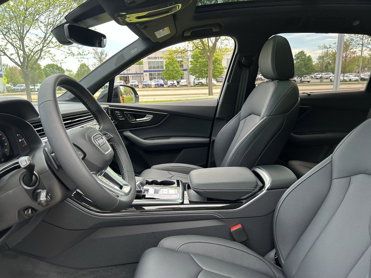 2025 Audi Q7 55 Prestige photo 2