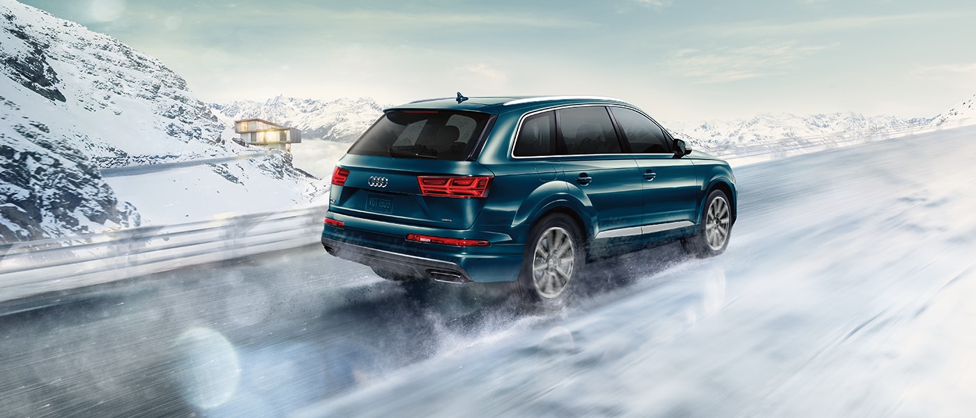2019 Audi Q7 driving in snow