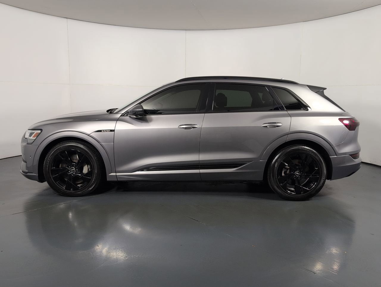 Certified 2022 Audi e-tron Premium Plus with VIN WA1LAAGE2NB010181 for sale in Hoffman Estates, IL