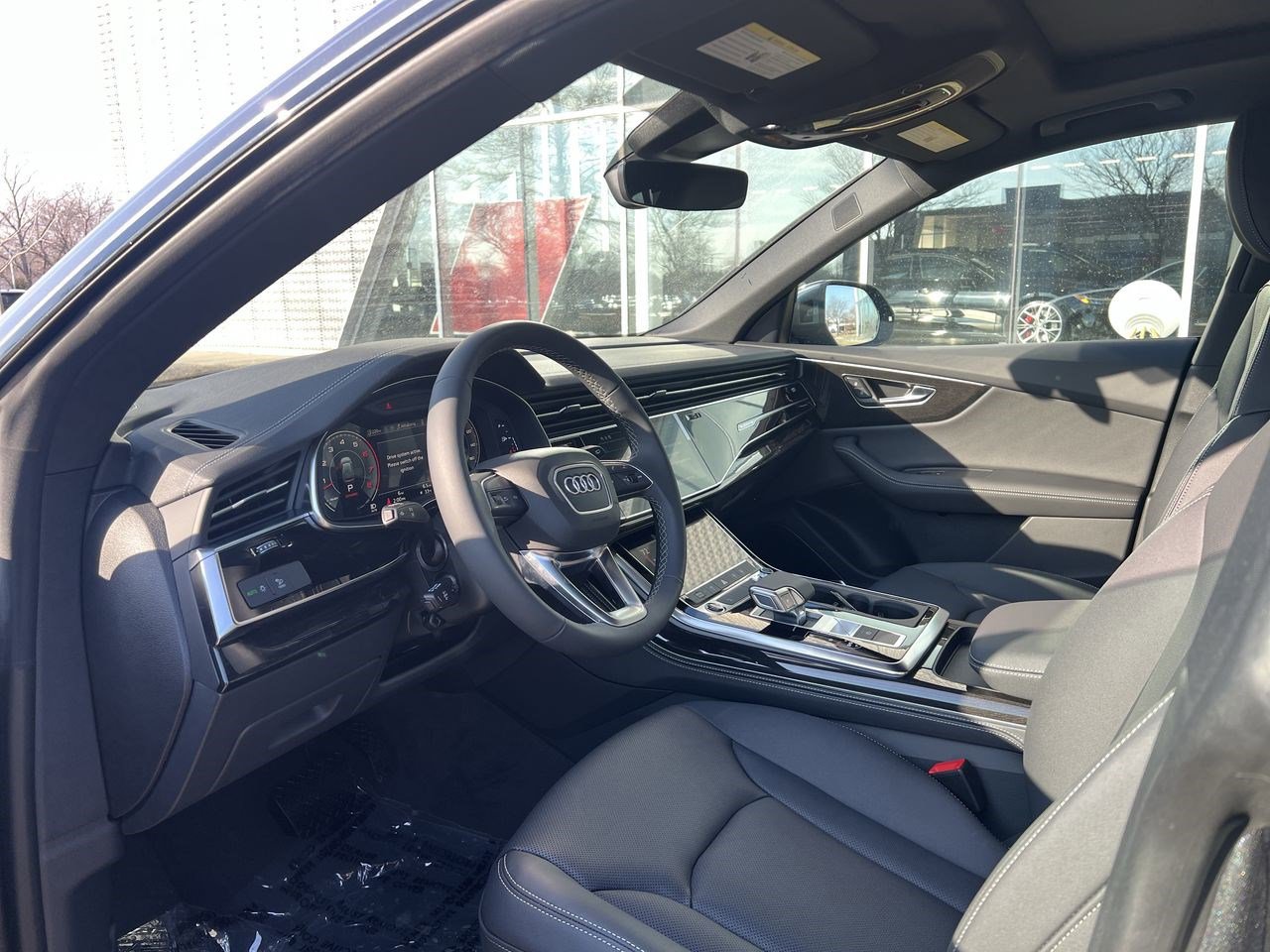 2025 Audi Q8 55 Premium Plus photo 2