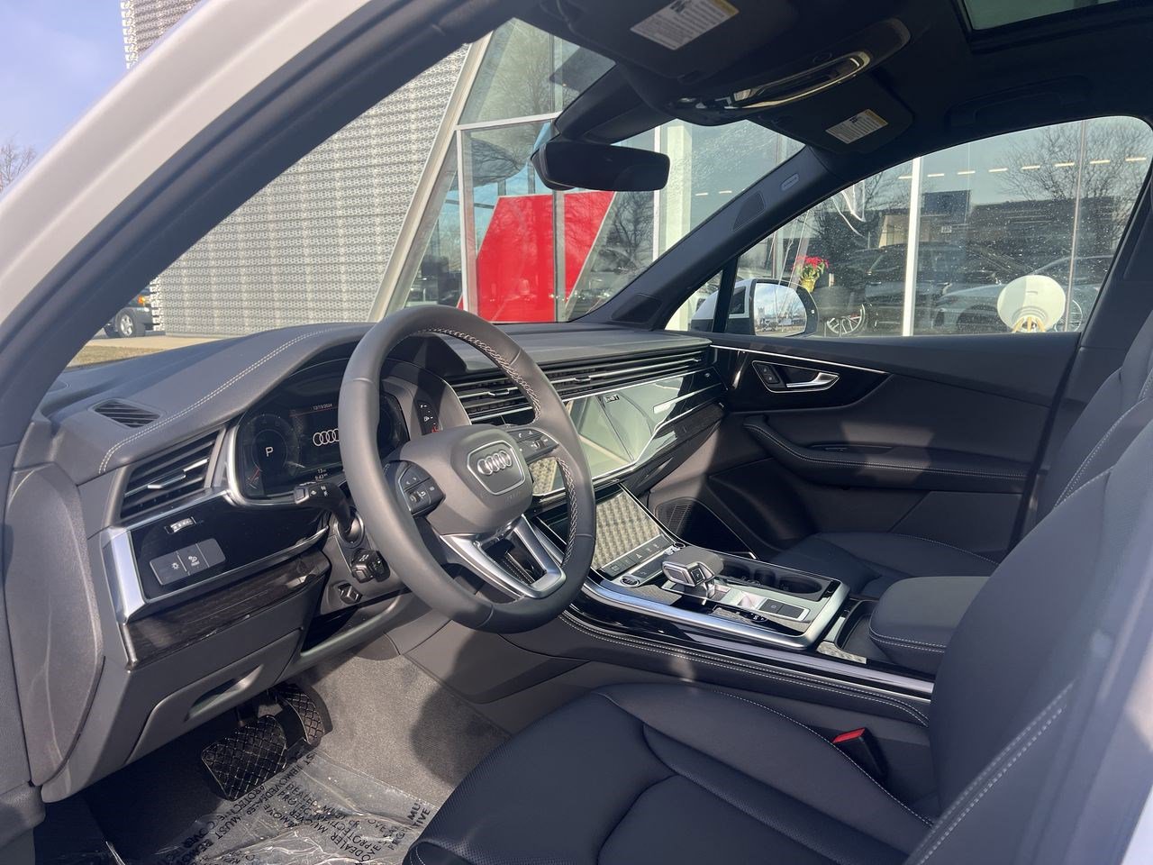 2025 Audi Q7 55 Premium Plus photo 2