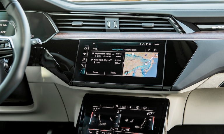 2021 Audi e-tron infotainment image