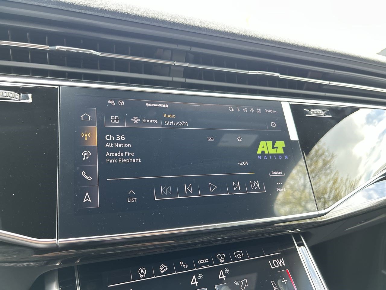 2025 Audi Q7 55 Prestige photo 4