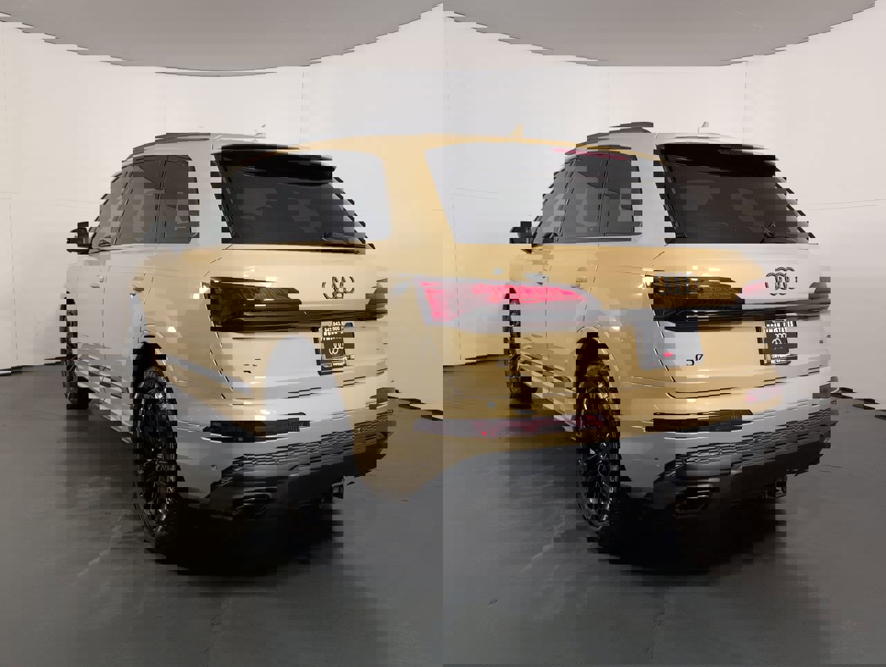2025 Audi Q7 Premium Plus photo 4