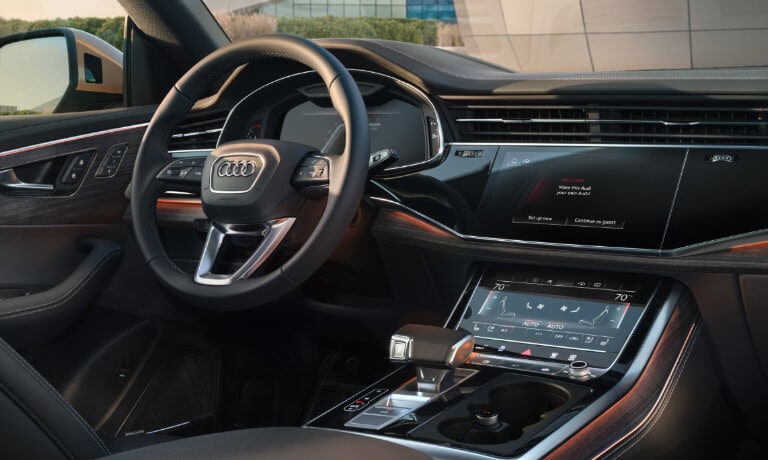 2024 Audi Q8 interior front