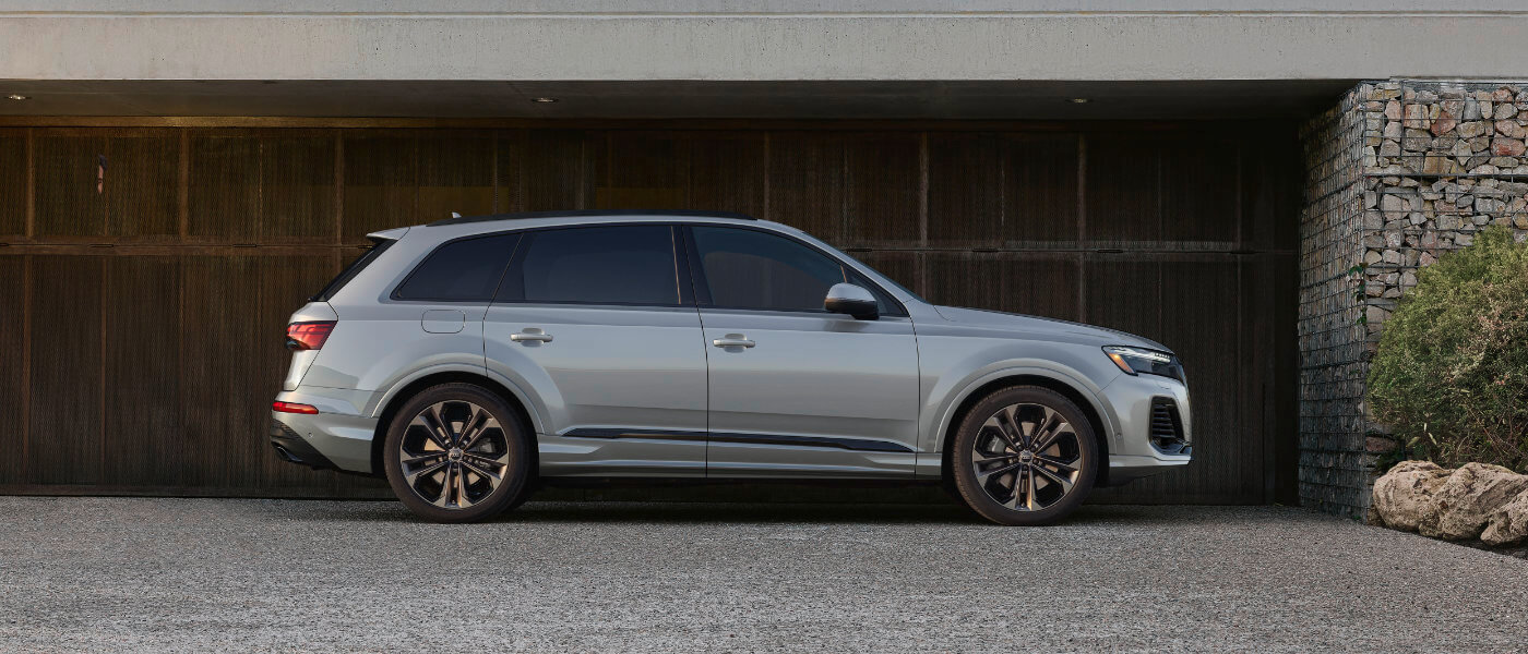 2025 Audi Q7 Exterior In Home Driveway