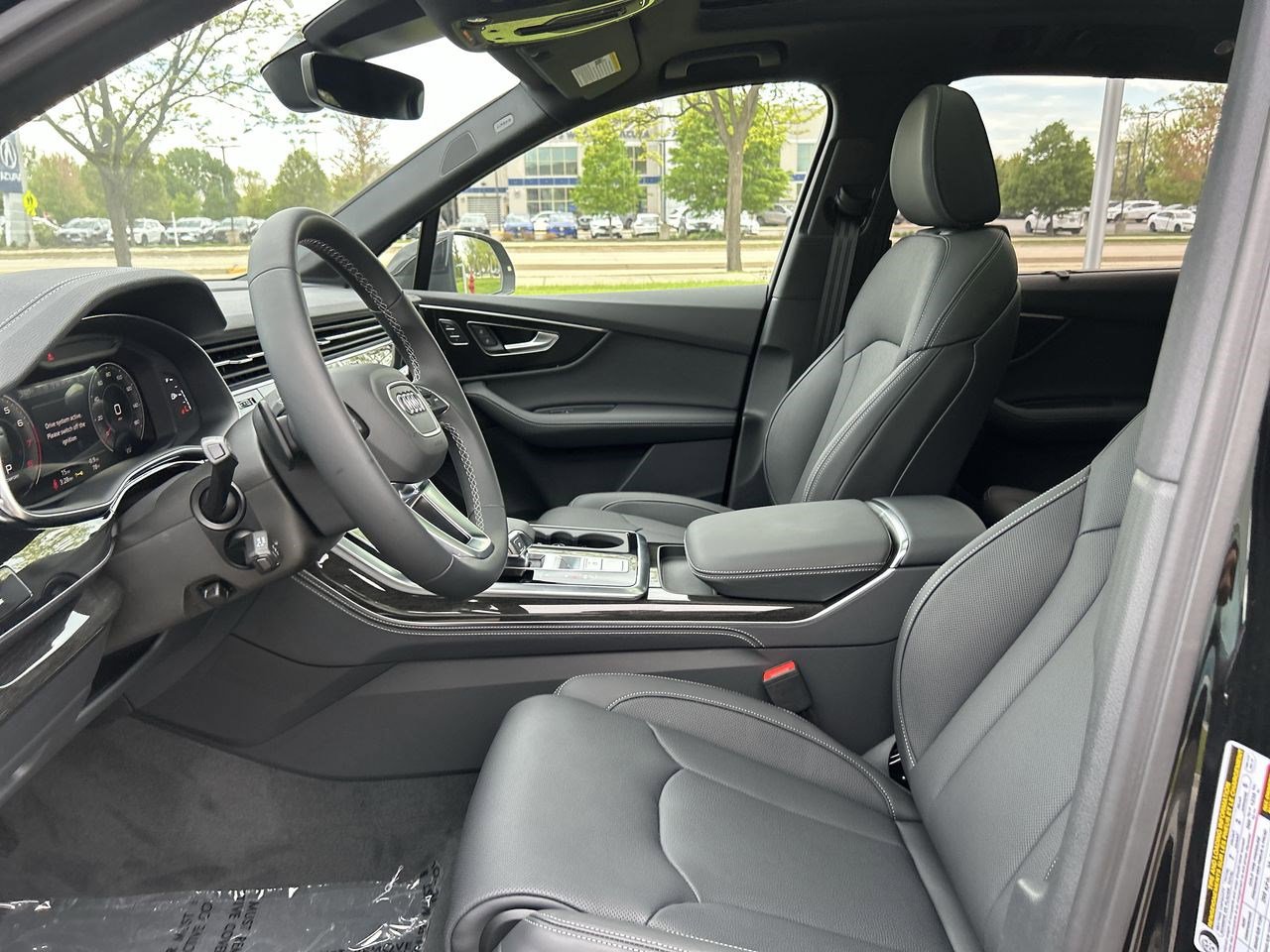 2025 Audi Q7 55 Prestige photo 2