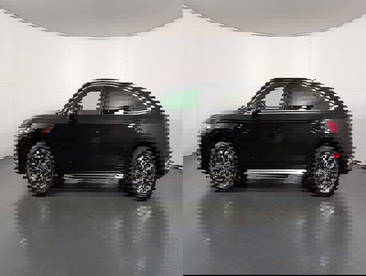 2025 Audi Q5 Sportback S line Premium Plus 45 TFSI photo 2