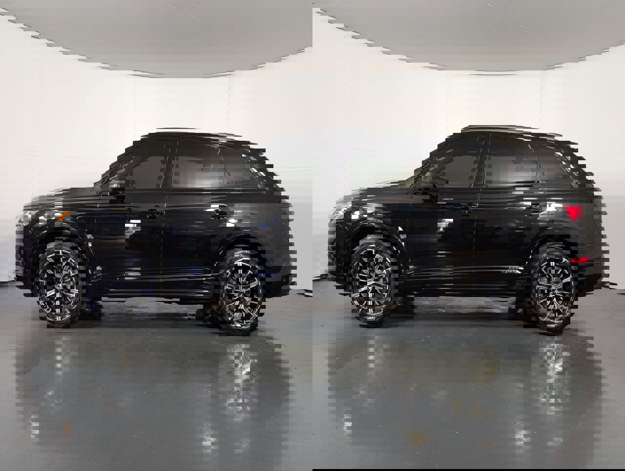 2022 Audi Q7 Premium Plus photo 2