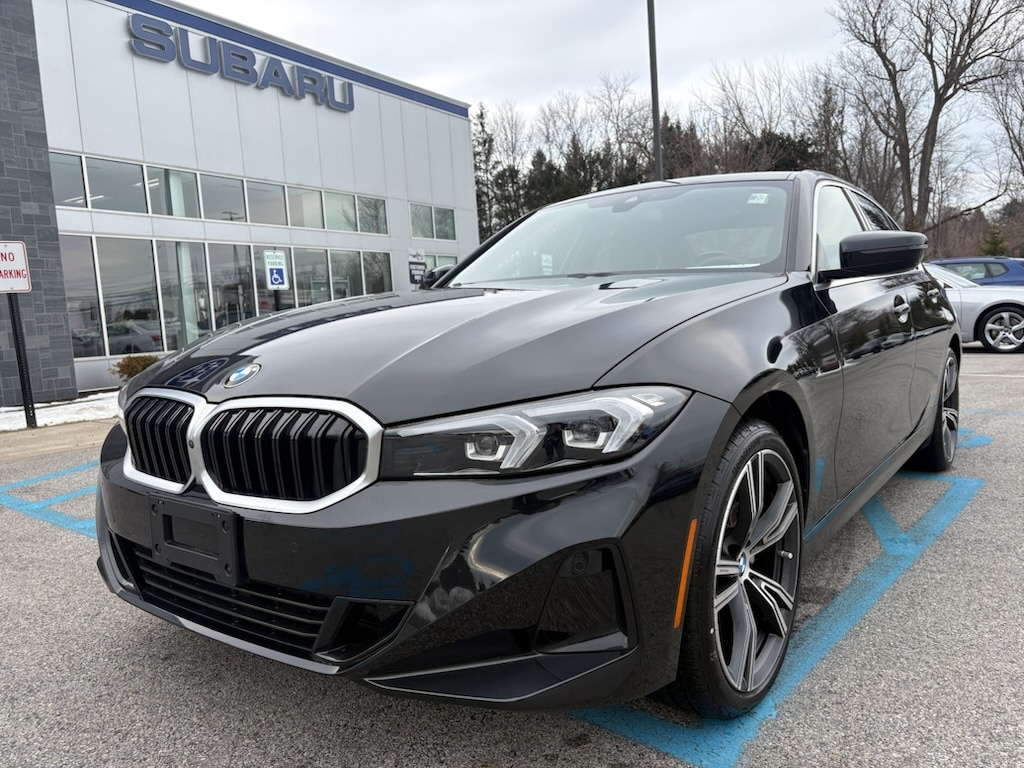 2024 BMW 3 Series 330i's photo