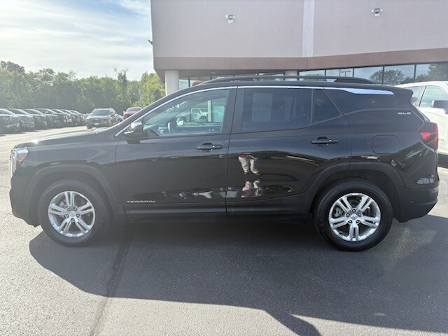 2022 Gmc Terrain SLE photo 2