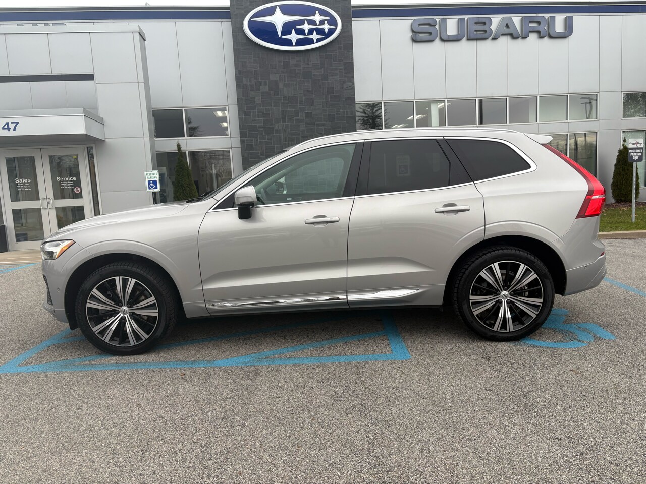 2022 Volvo XC60 Inscription photo 2