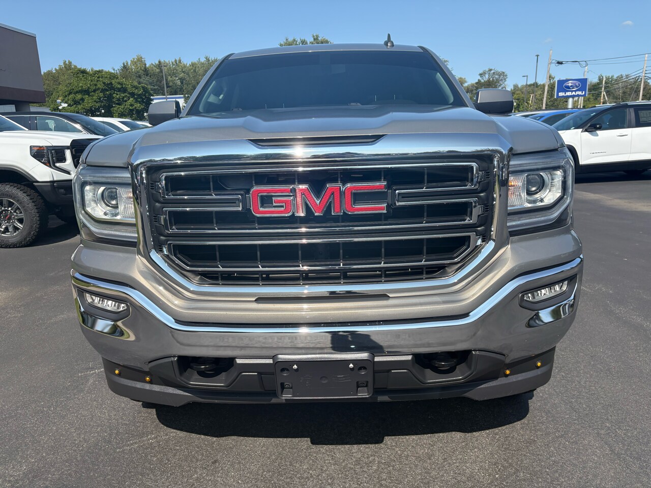 2017 Gmc Sierra 1500 SLE photo 3