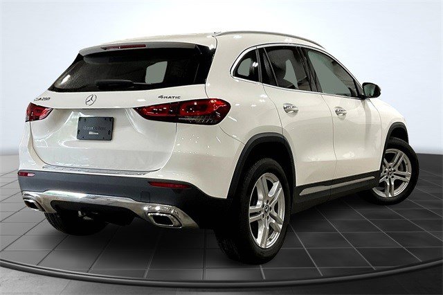 2021 Mercedes Benz GLA 250 4MATIC photo 2