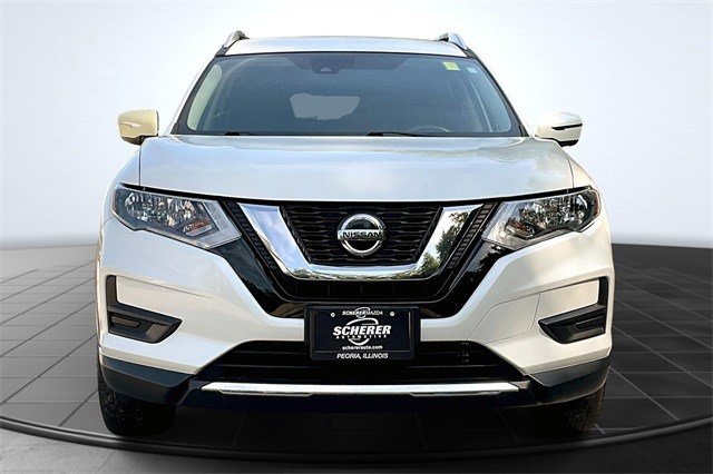2019 Nissan Rogue SV photo 3