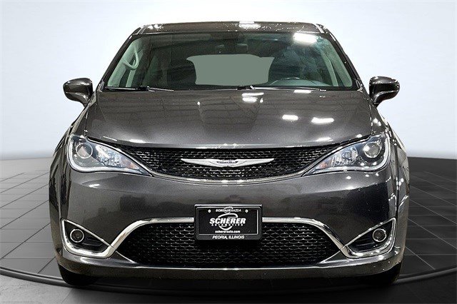 2019 Chrysler Pacifica Touring Plus photo 3