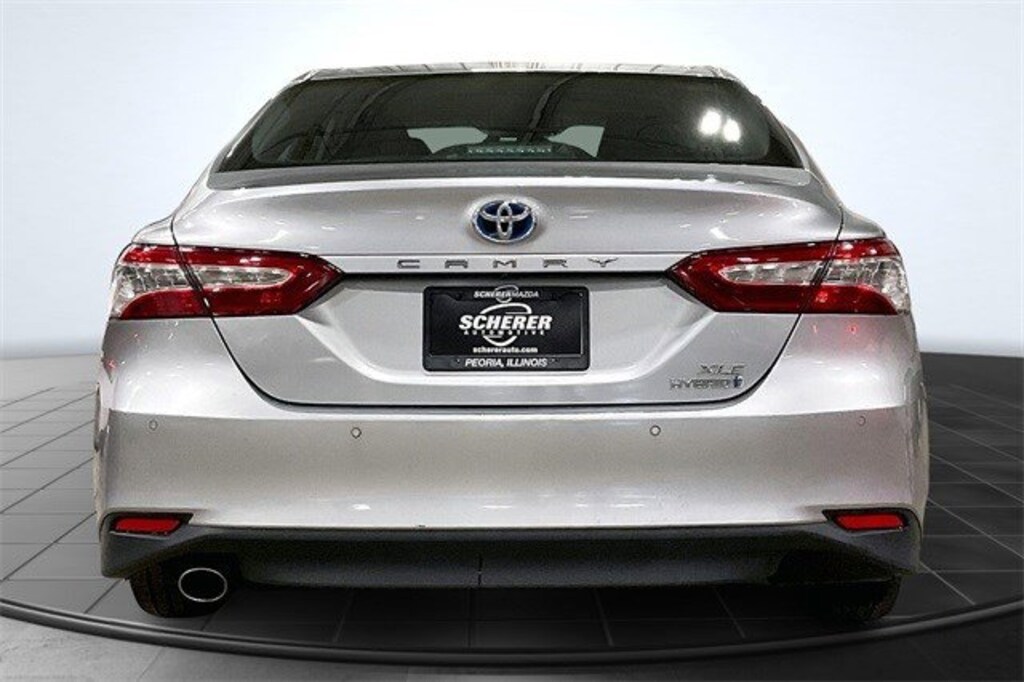 Used 2018 Toyota Camry Hybrid XLE Sedan