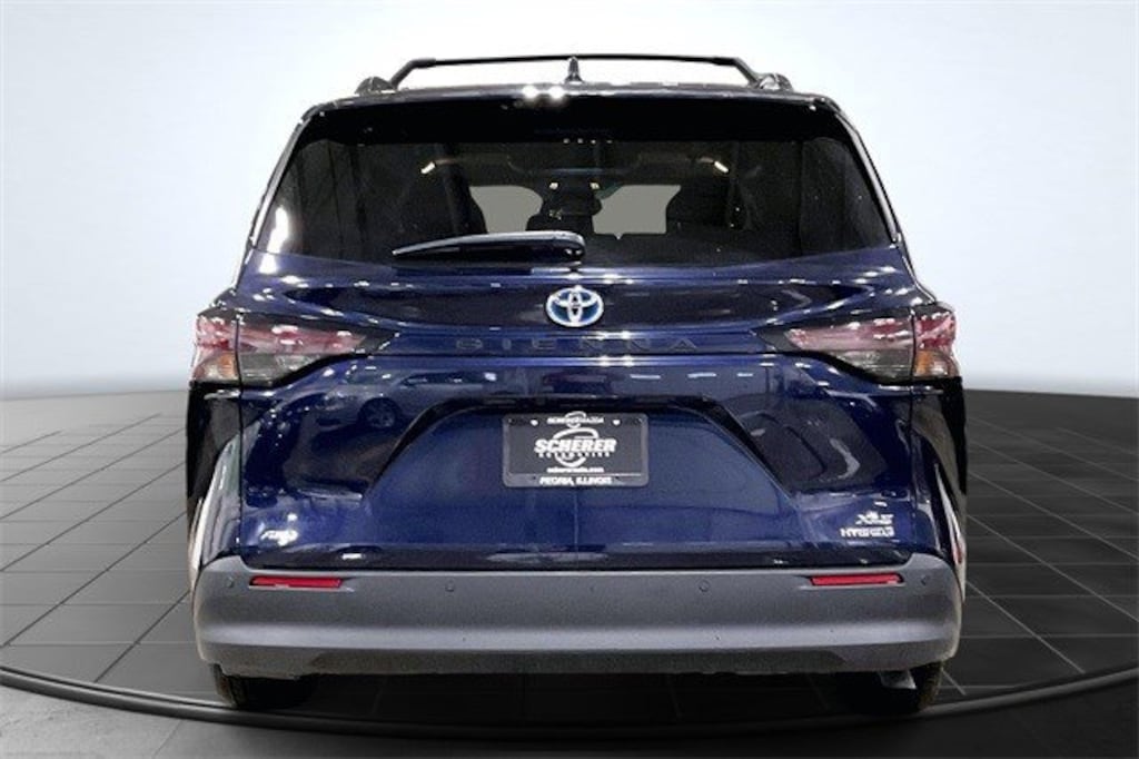 Used 2024 Toyota Sienna XLE 7 Passenger Van Passenger Van
