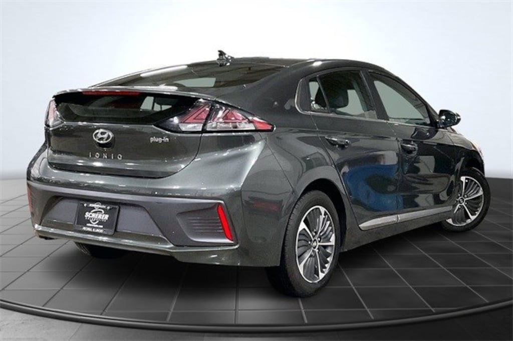 Used 2021 Hyundai Ioniq Plug-In Hybrid SEL Hatchback