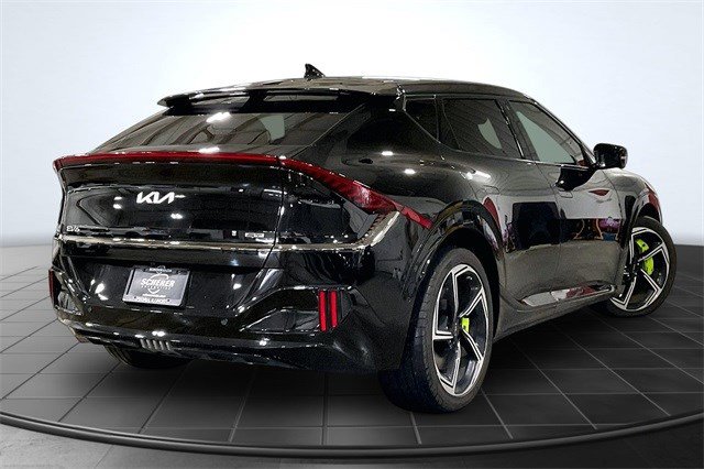 Used 2023 Kia EV6 GT with VIN KNDC5DLE3P5121633 for sale in Peoria, IL