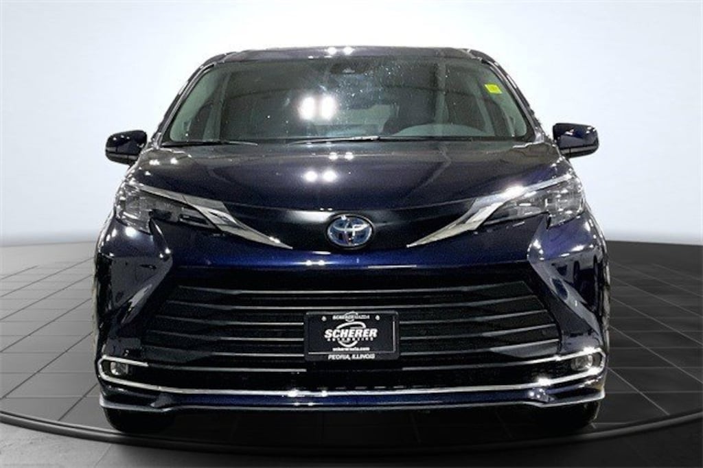 Used 2024 Toyota Sienna XLE 7 Passenger Van Passenger Van