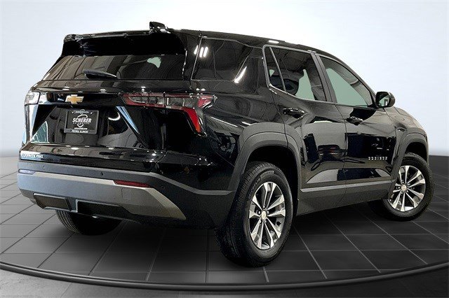 2025 Chevrolet Equinox LT photo 2