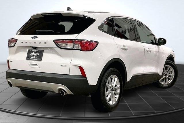 Used 2021 Ford Escape SE with VIN 1FMCU0BZ9MUA89252 for sale in Peoria, IL