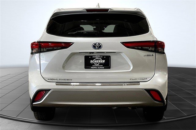2022 Toyota Highlander Hybrid Platinum photo 4