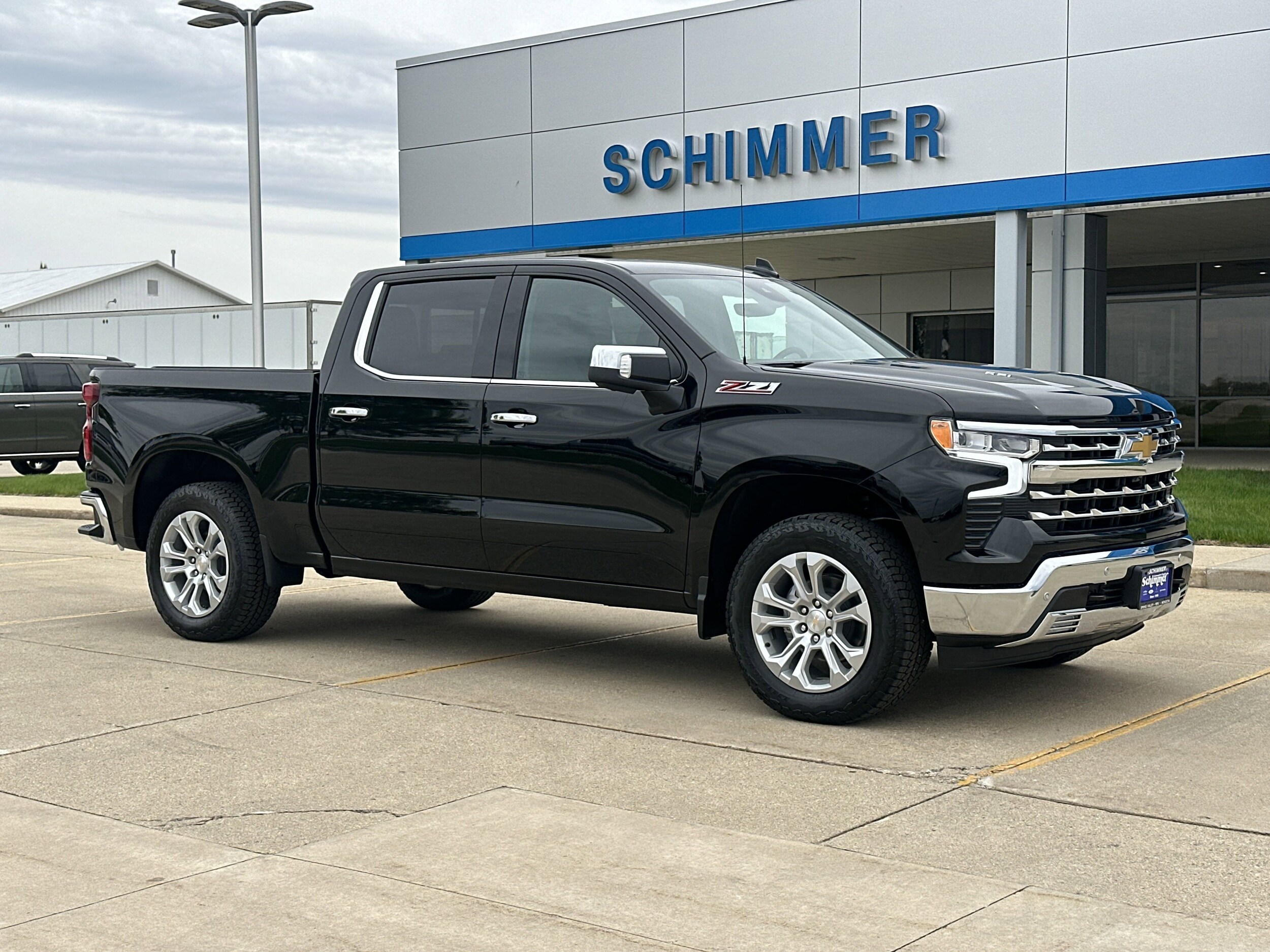 2025 Chevrolet Silverado 1500 LTZ photo 2