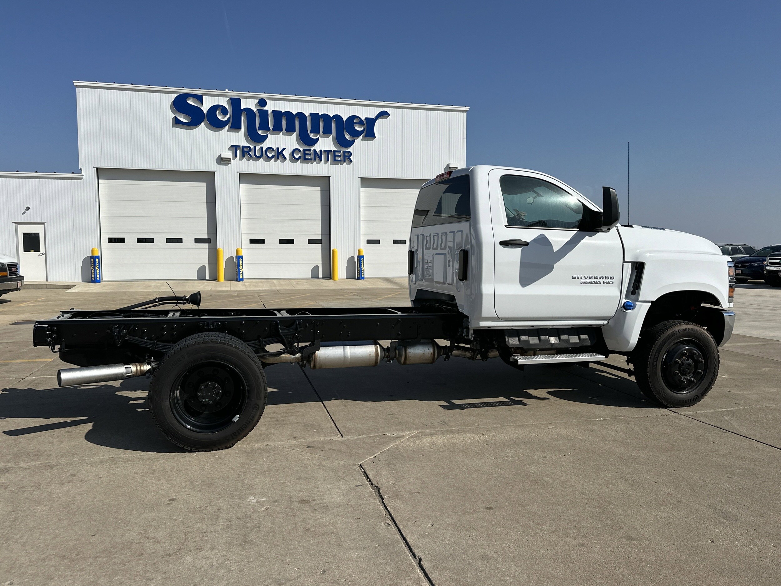 2024 Chevrolet Silverado 5500HD Work Truck photo 2