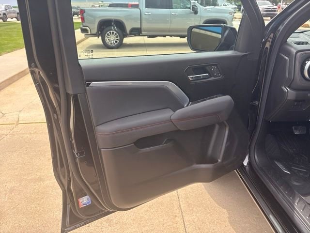 2026 Chevrolet Colorado Z71 - Photo 12