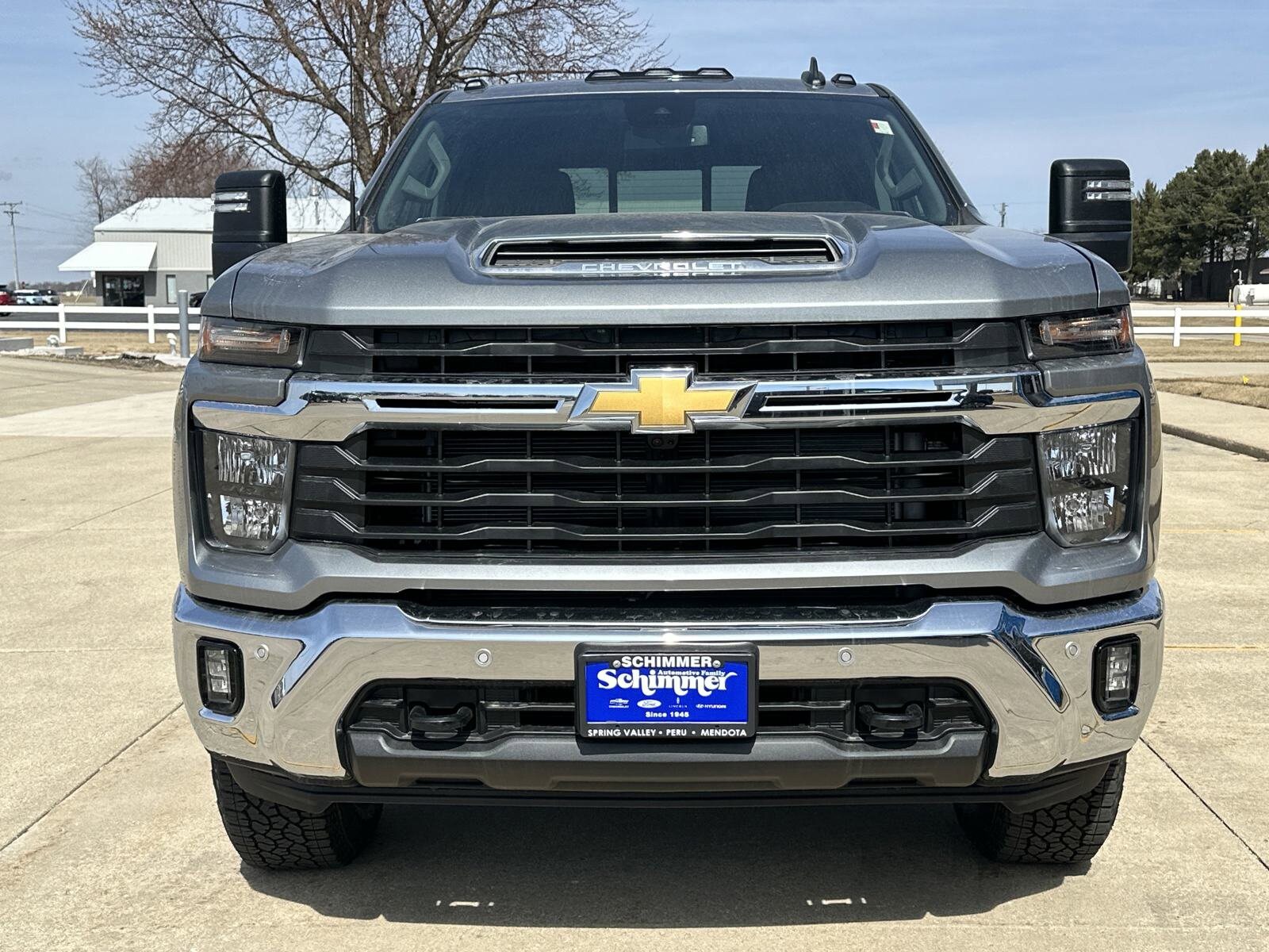 2025 Chevrolet Silverado 3500HD LT photo 3