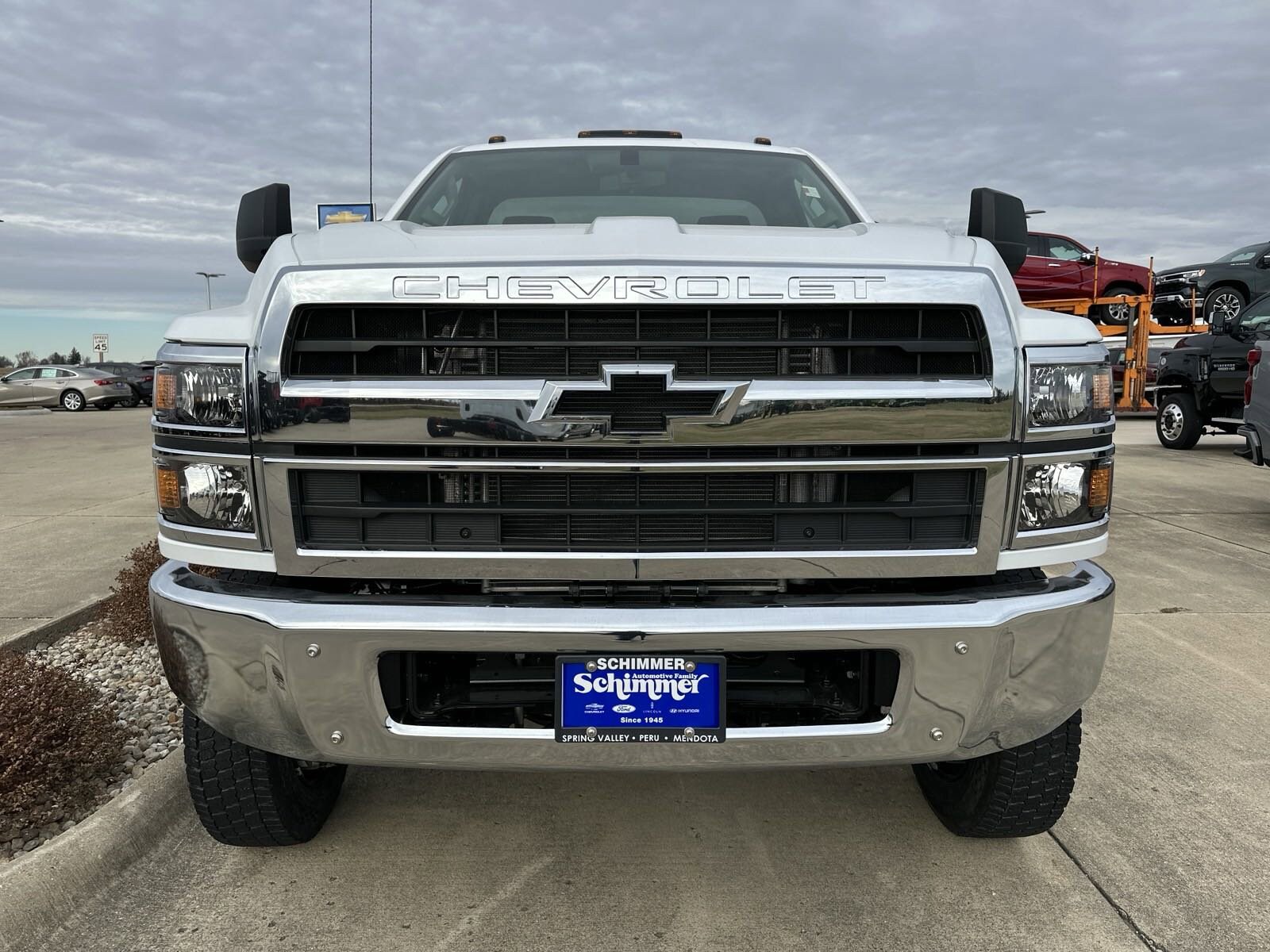 2024 Chevrolet Silverado 5500HD Work Truck photo 4