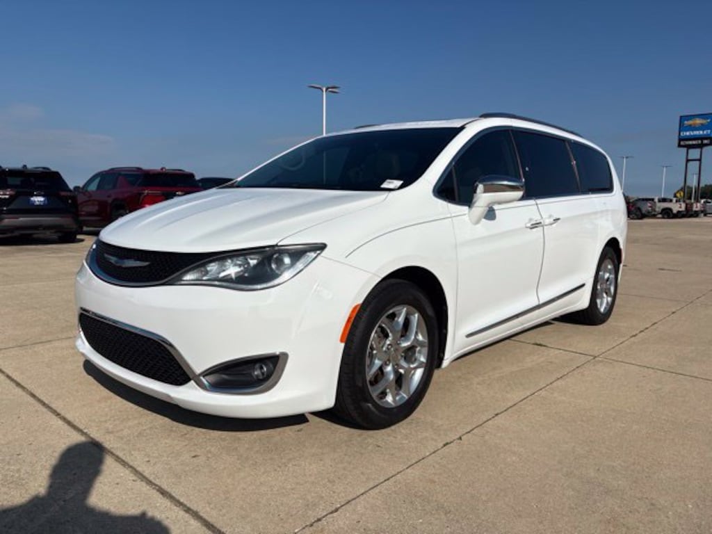 Used 2018 Chrysler Pacifica Limited Van