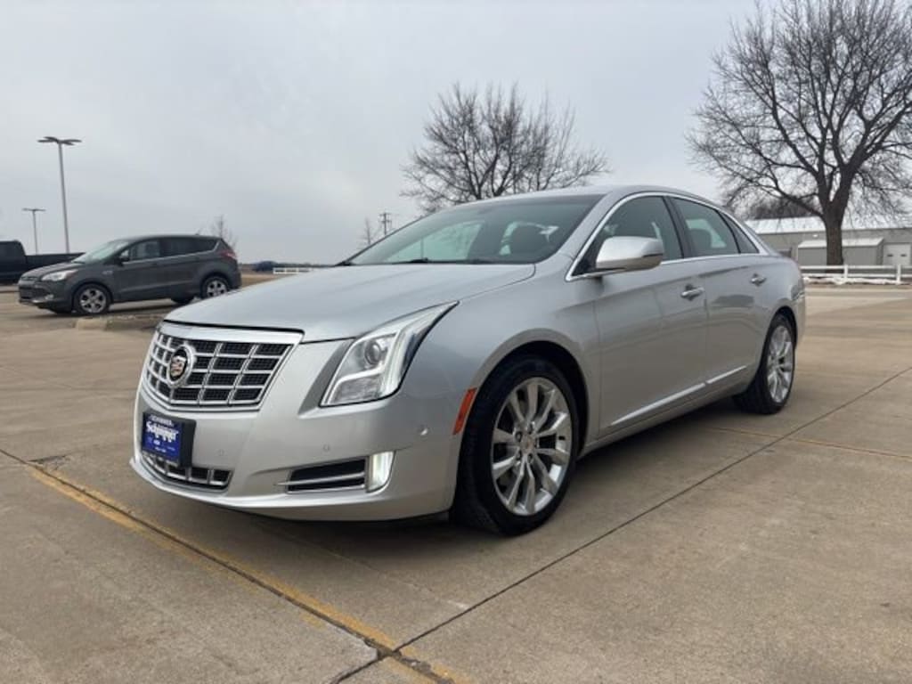 Used 2015 CADILLAC XTS Luxury Sedan