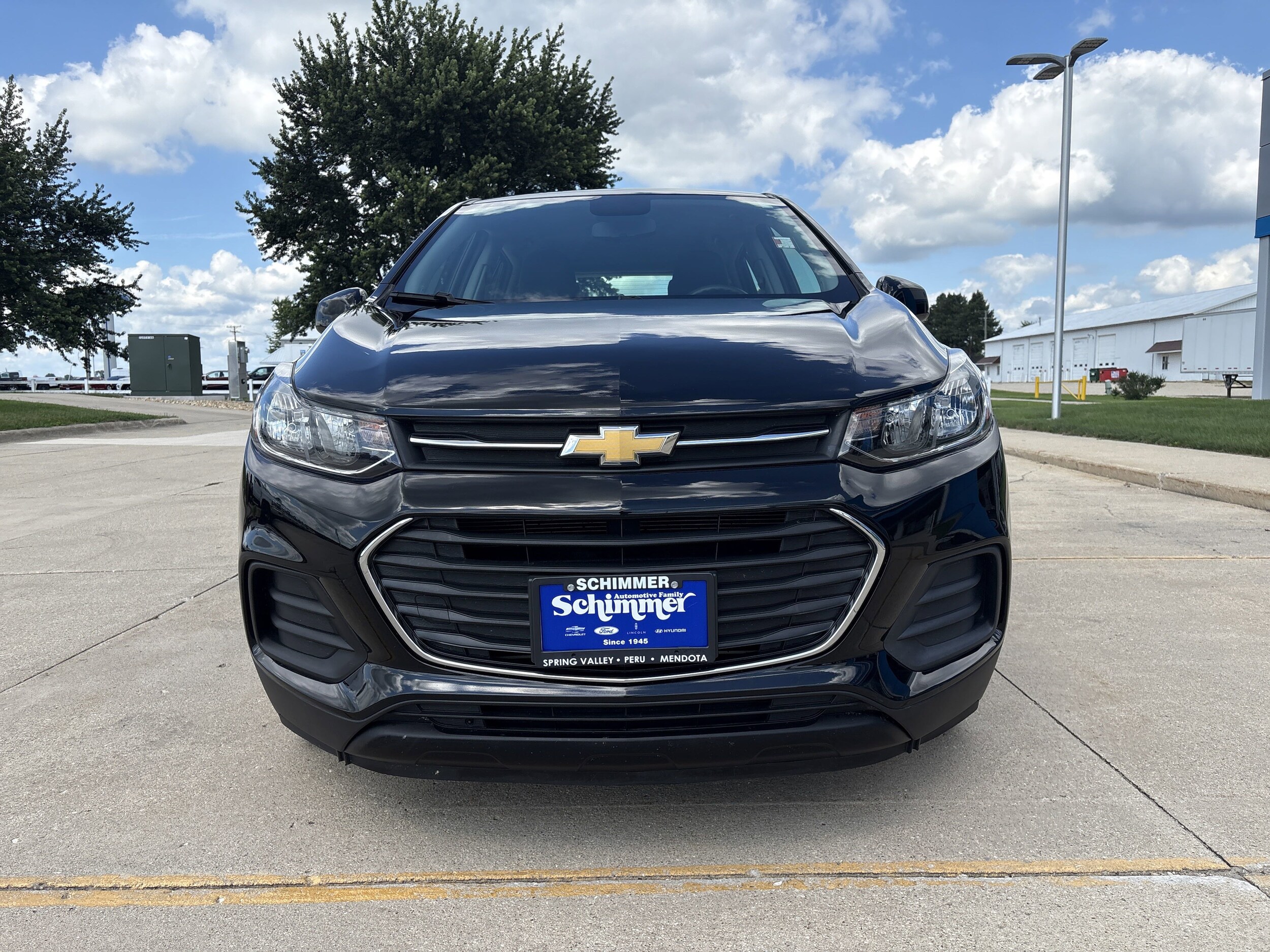 2020 Chevrolet Trax LS photo 2