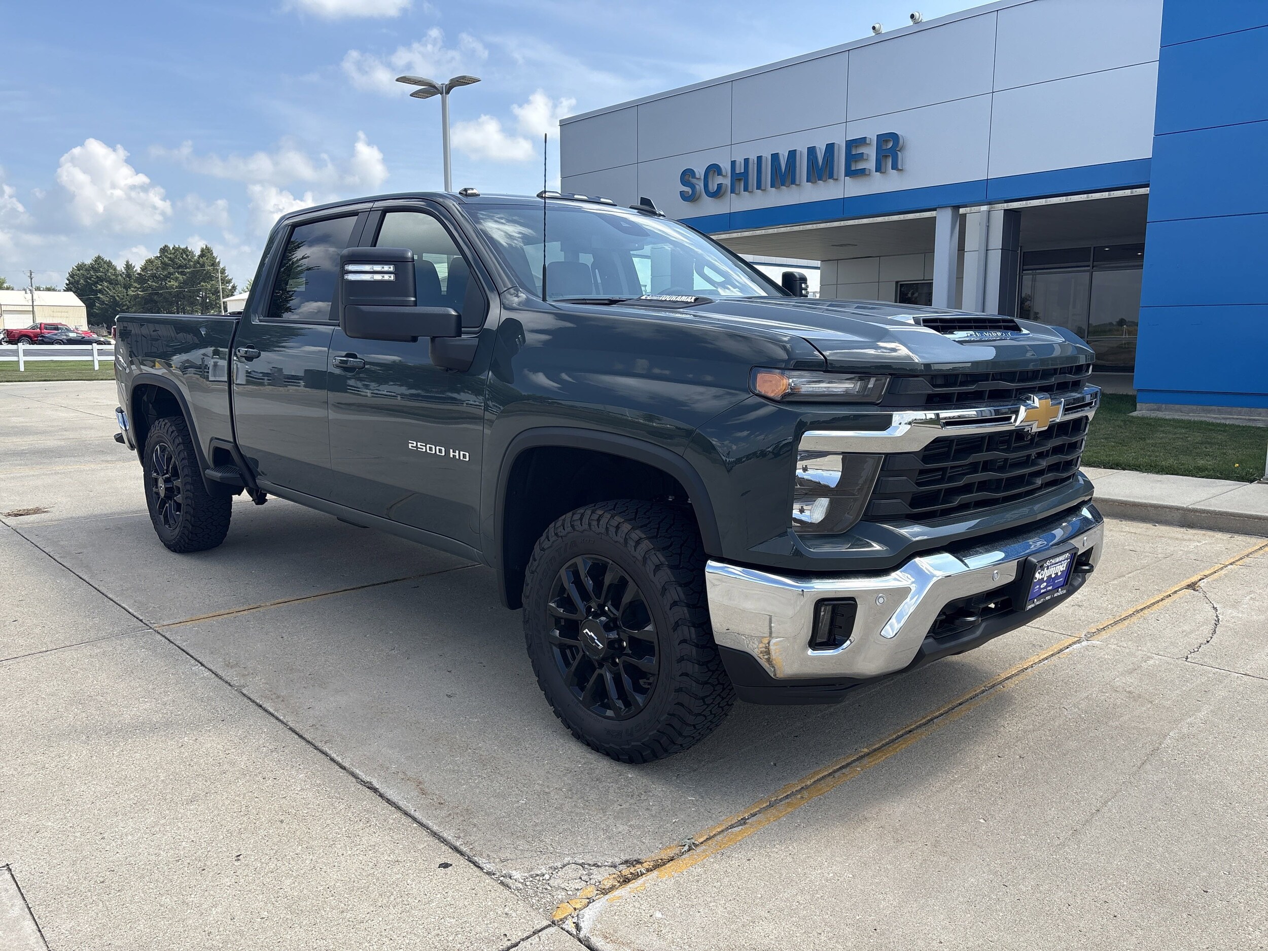 2025 Chevrolet Silverado 2500HD LT photo 2