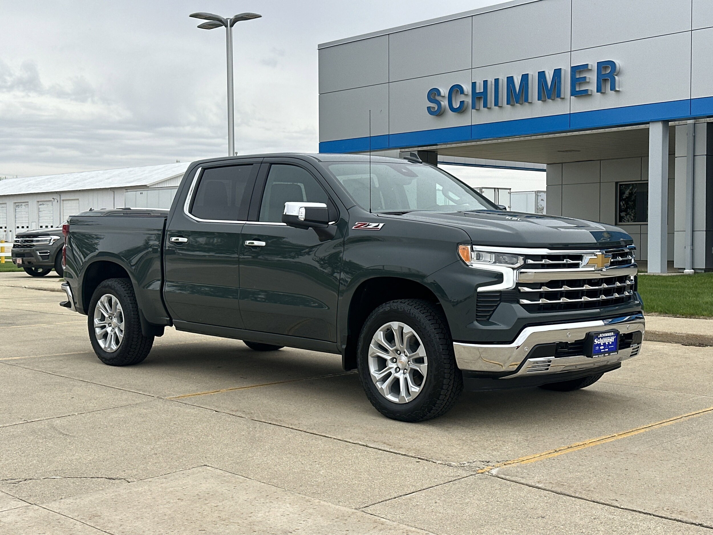 2025 Chevrolet Silverado 1500 LTZ photo 2