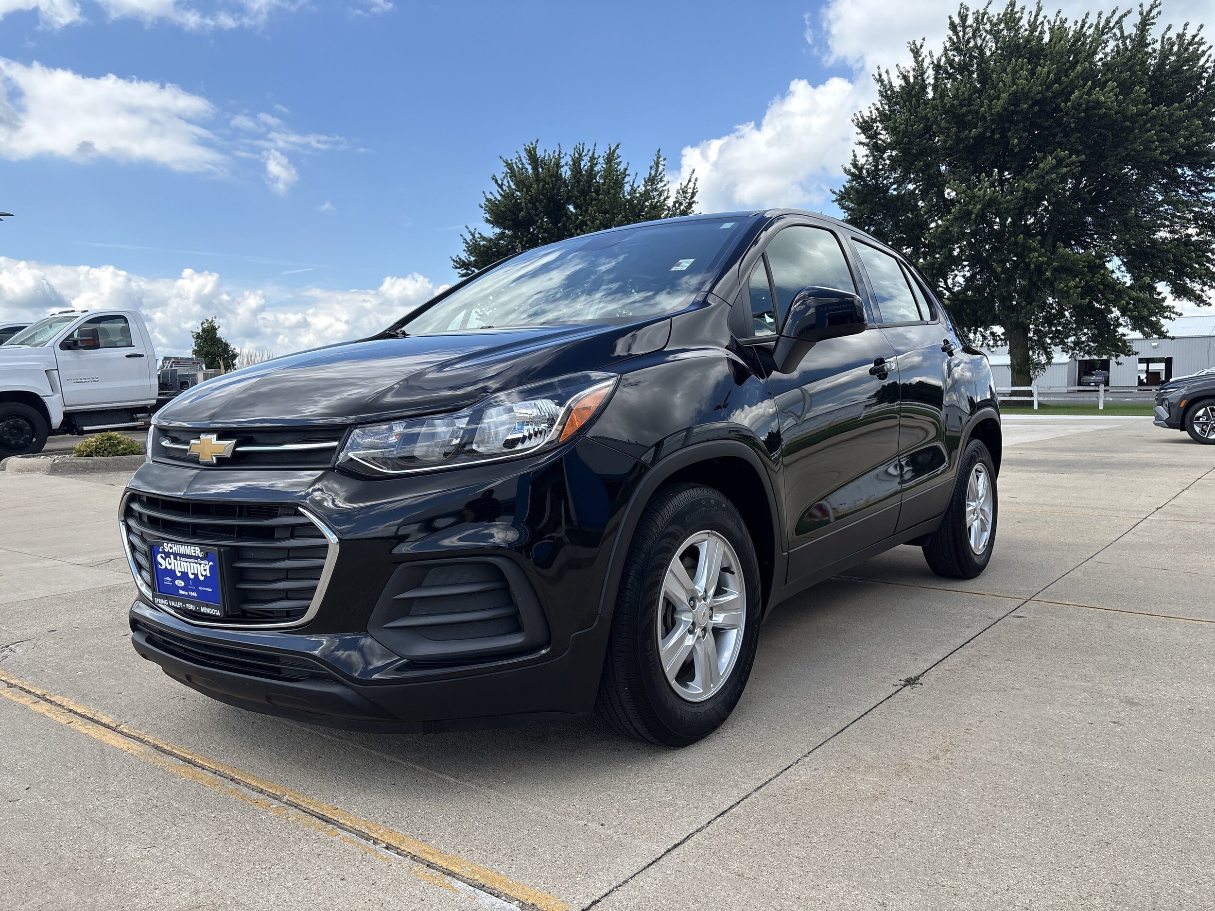 2020 Chevrolet Trax LS photo 3