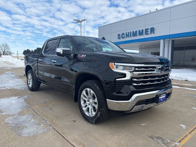 2022 Chevrolet Silverado 1500 LTZ photo 2