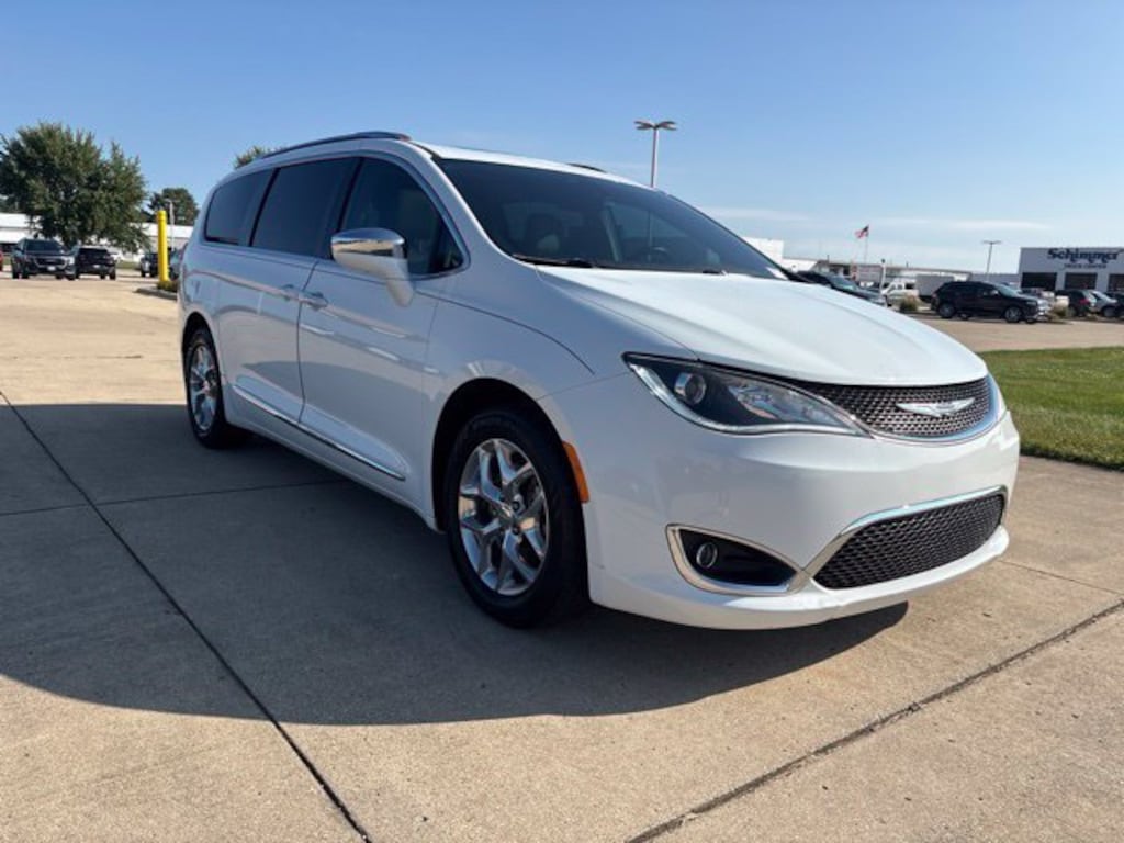 Used 2018 Chrysler Pacifica Limited Van