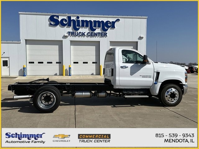 2024 Chevrolet Silverado 4500 Medium Duty Chassis Cab Work Truck's photo