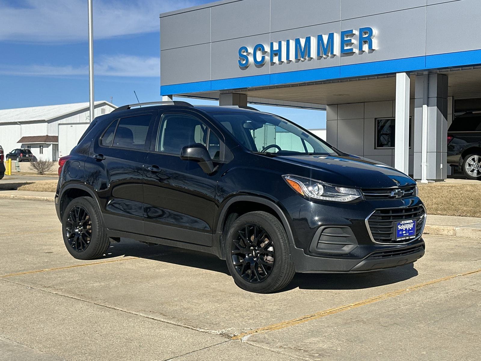 Used 2022 Chevrolet Trax LT with VIN KL7CJPSM2NB525900 for sale in Mendota, IL
