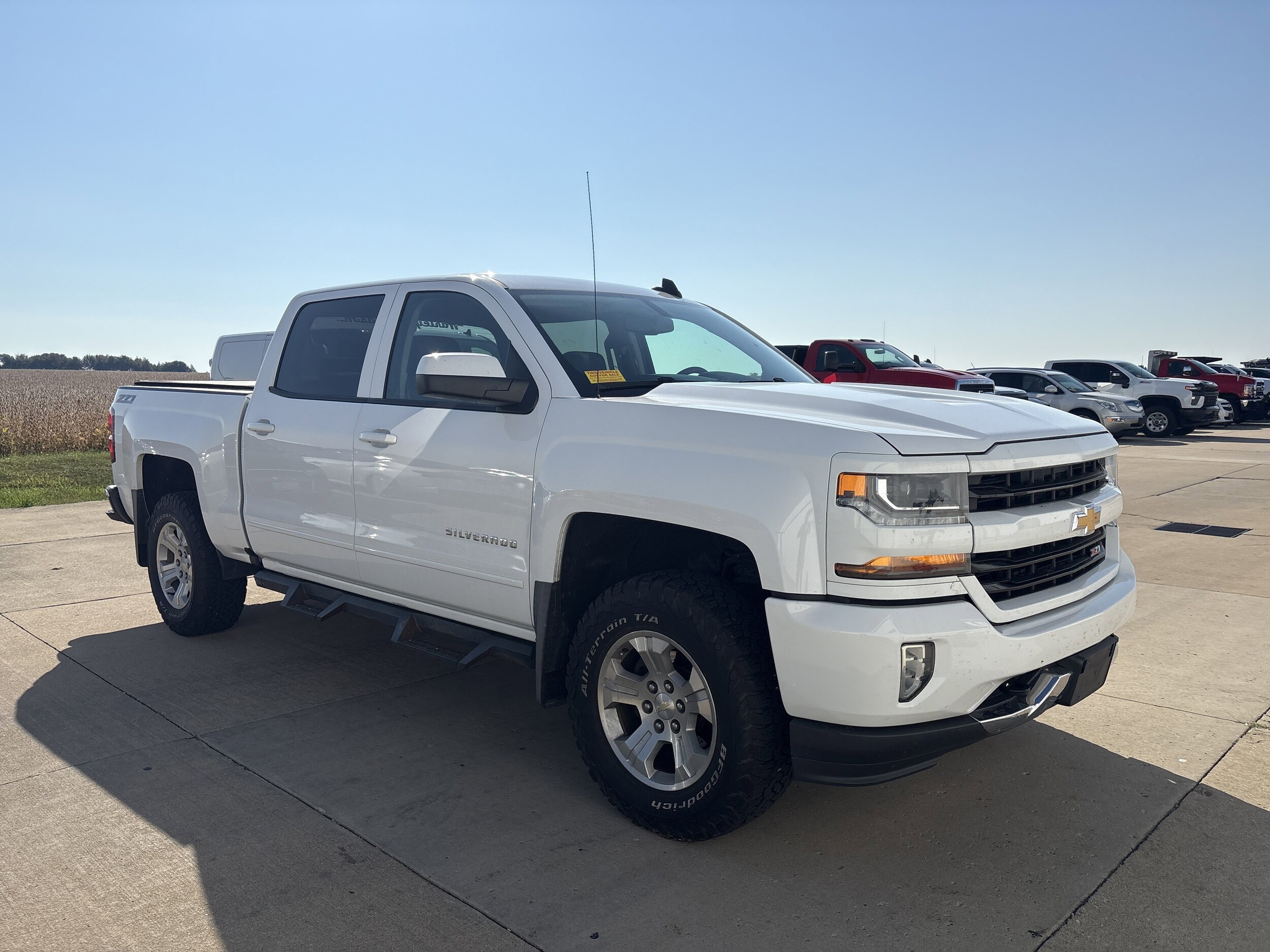 2017 Chevrolet Silverado 1500 LT photo 2