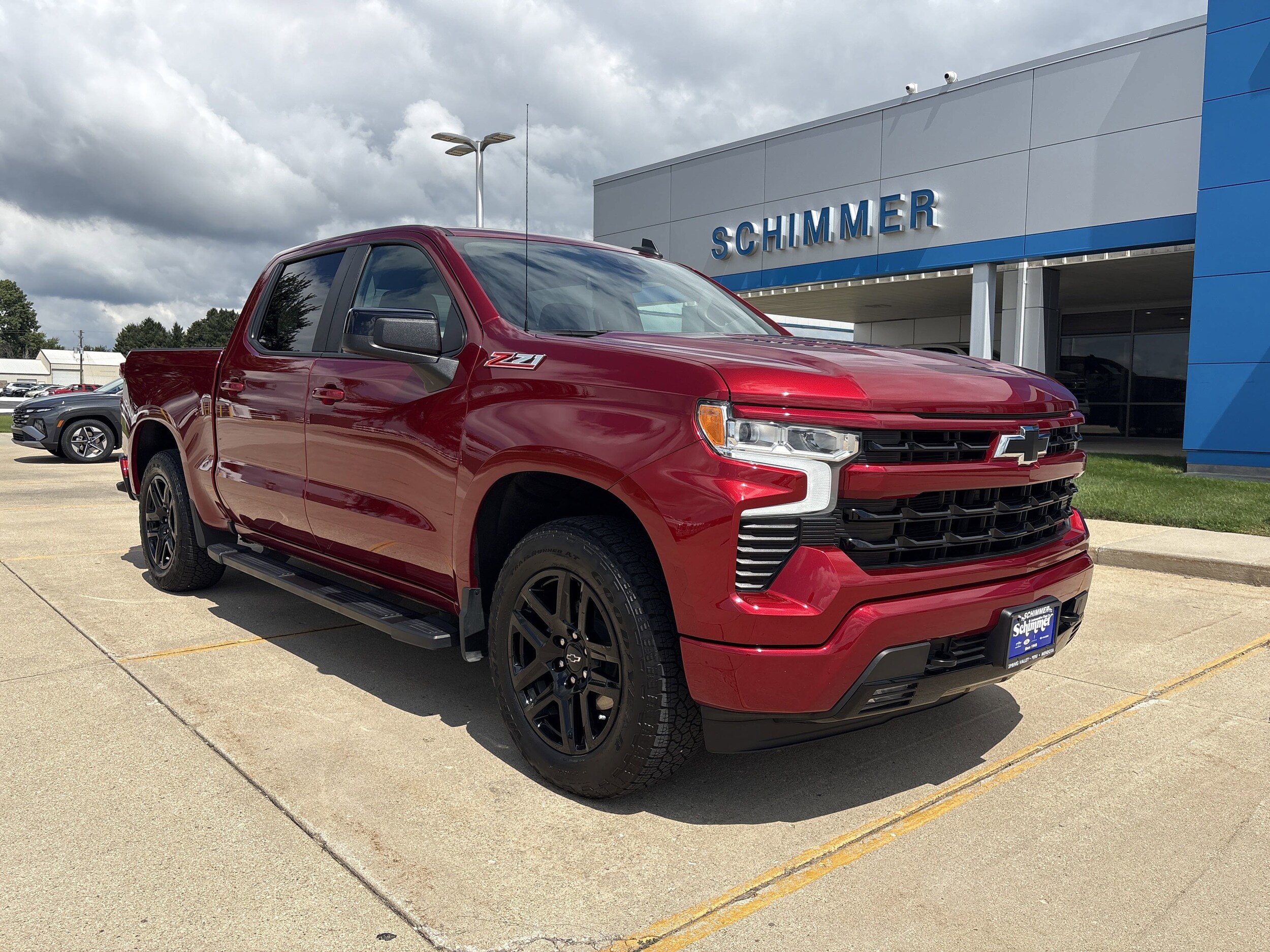 2023 Chevrolet Silverado 1500 RST photo 2