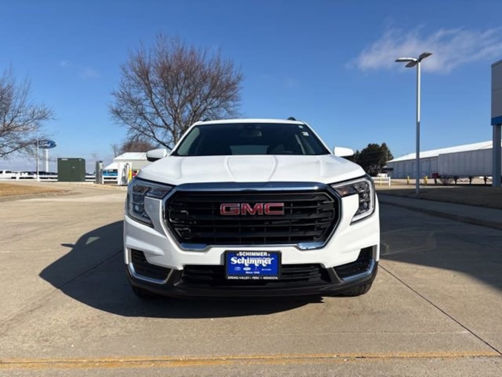 Used 2024 GMC Terrain SLE SUV